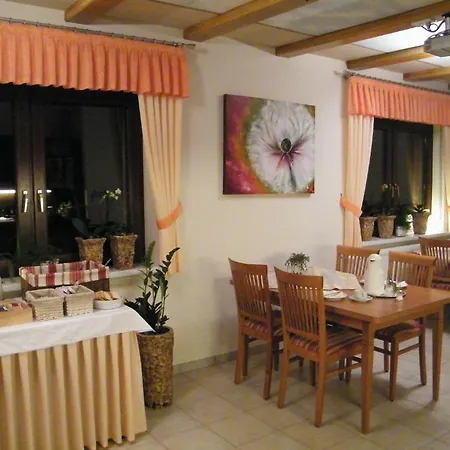 Hotel Waldhaus 3*